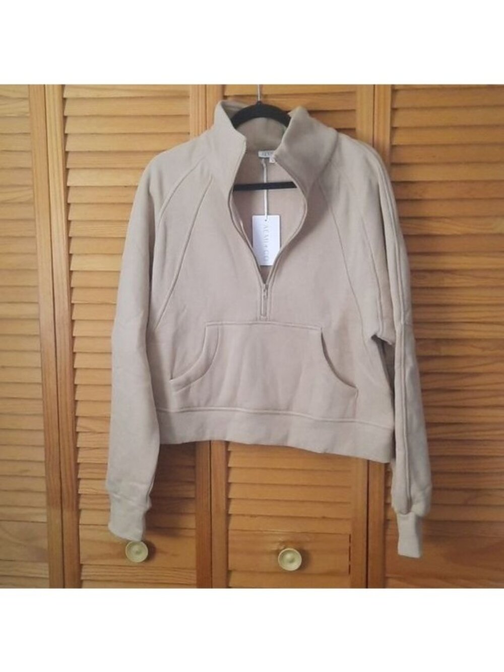 AEMI + CO NWT Sand Long Dove Funnel Neck Half Zip Activewear Crop Hoodie Size L